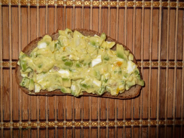 Salat De Avocado Cu Ou Retete Culinare Gustos Ro