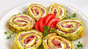 Rulada de dovlecei cu branza si sunca presata - reteta simpla si delicioasa de aperitiv sau gustare