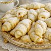 Cornulete fragede de post - reteta economica, delicioasa si usor de preparat