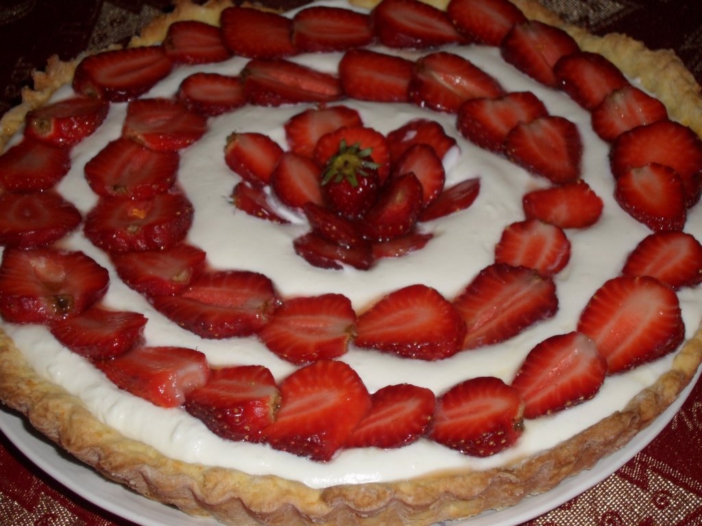 Tarta cu mascarpone si capsuni