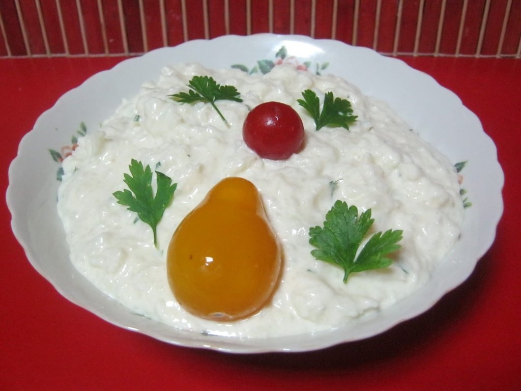 Salata de conopida cu iaurt