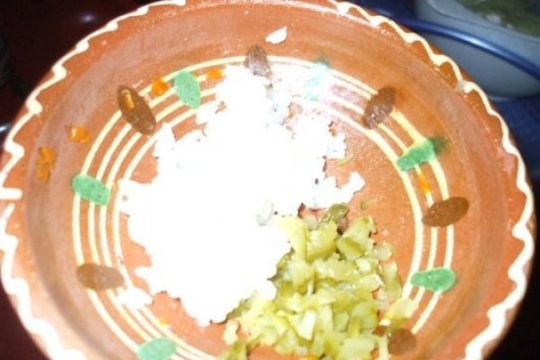 Salata de orez cu castraveti in otet