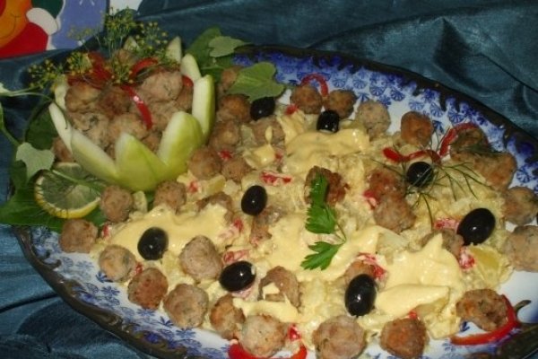 Mini-chiftelute cu salata de cartofi