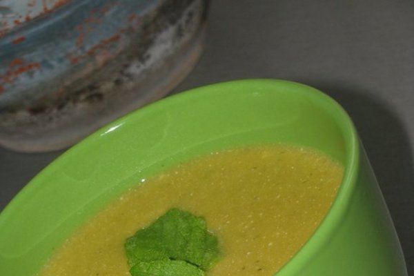 Supa de mazare cu crema de branza