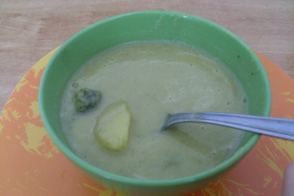 Supă cremă de brocoli