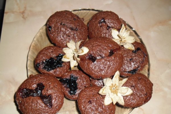 Muffins cu cacao si gem