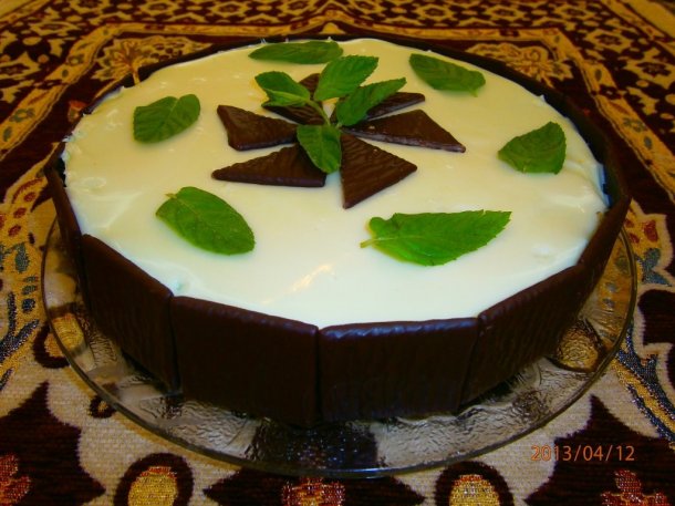 Cheesecake "After Eight" | Retete Culinare | Gustos.ro