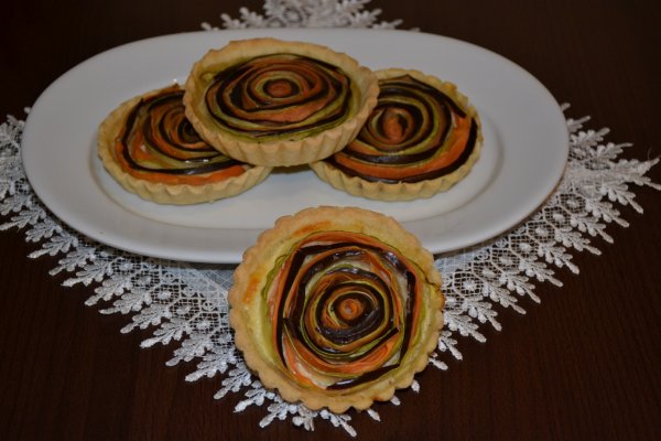 Mini tarte spiralate cu legume
